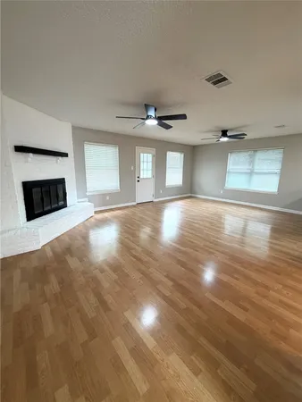 $2,000 | 5030 Valley View Drive, La Porte, TX 77571