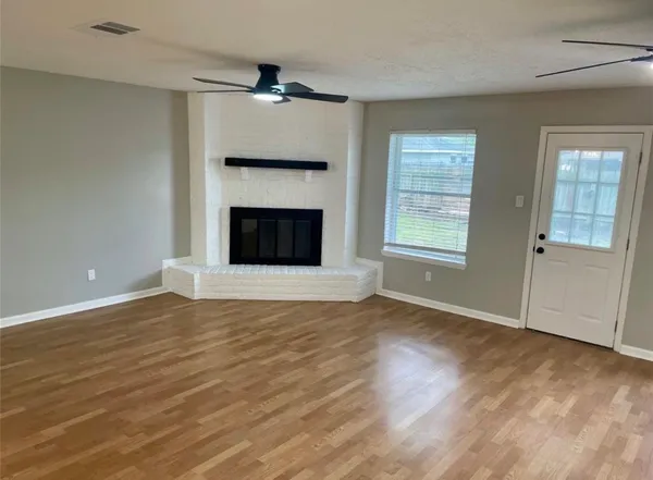 $2,000 | 5030 Valley View Drive, La Porte, TX 77571