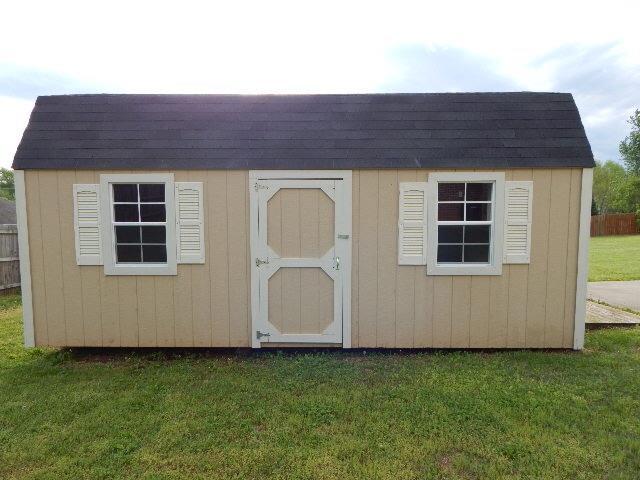 3396 Shivas Road Clarksville, TN 37042 - Photo 18 of 20 Huge 20x10 storage building like new with 3 doors.