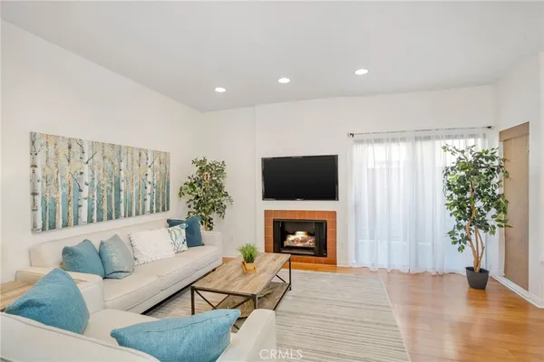 $898,000 | 1655 Greenfield Avenue, Unit 14, Los Angeles, CA 90025