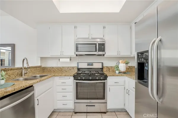 $898,000 | 1655 Greenfield Avenue, Unit 14, Los Angeles, CA 90025