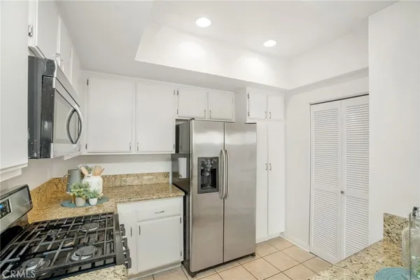 $898,000 | 1655 Greenfield Avenue, Unit 14, Los Angeles, CA 90025