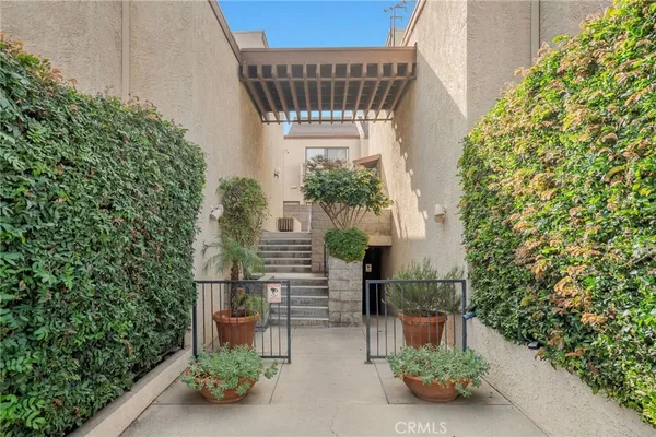 $898,000 | 1655 Greenfield Avenue, Unit 14, Los Angeles, CA 90025