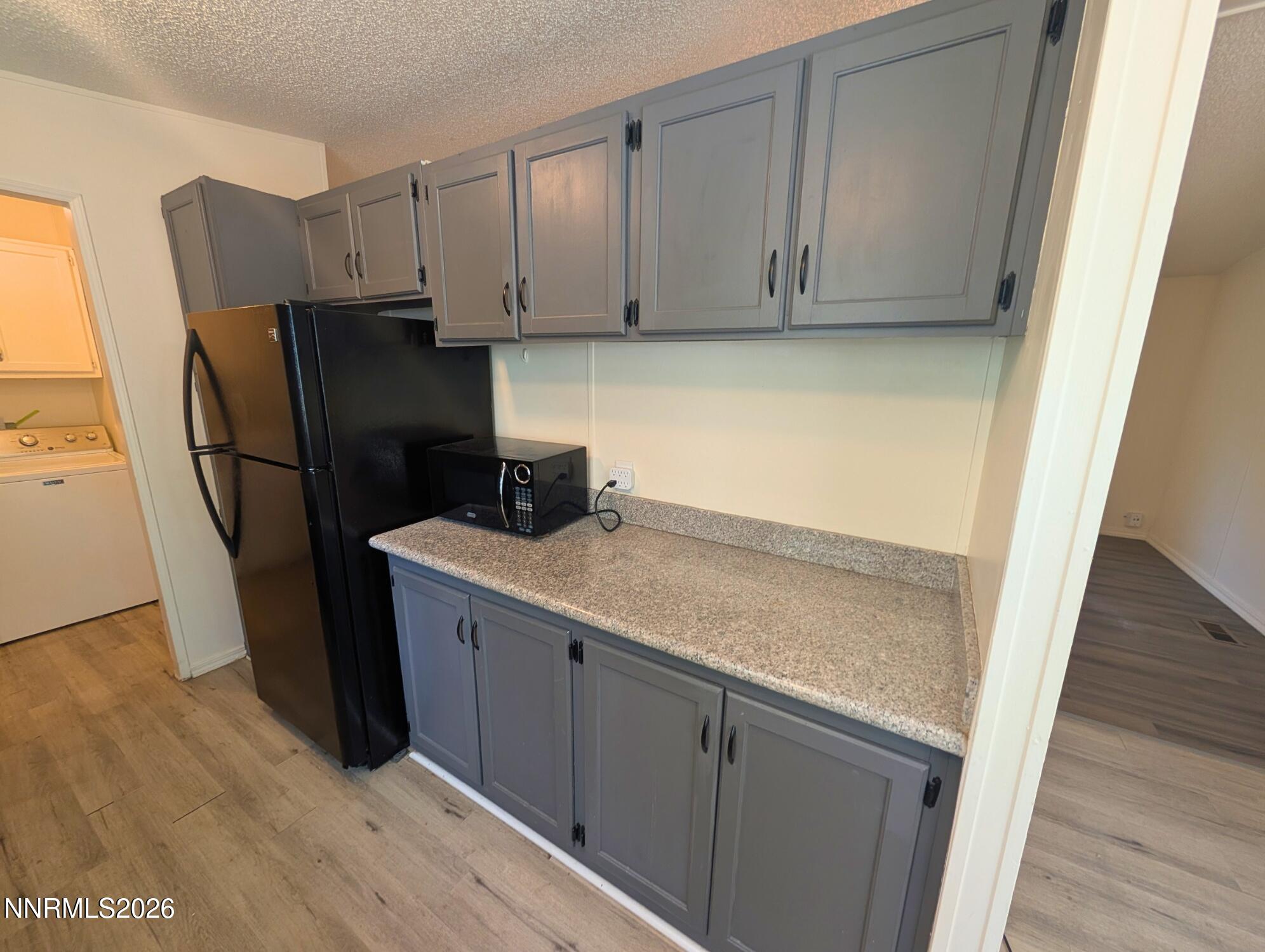 2710 Larkspur Street Reno, NV 89512 - Photo 7 of 18 Kitchen
