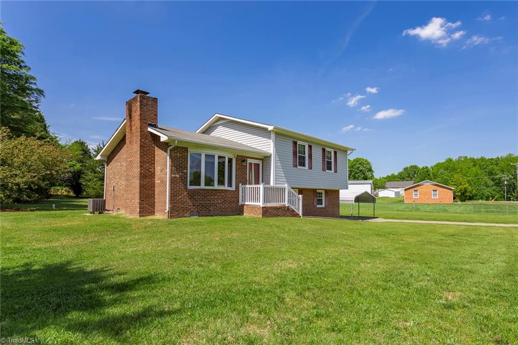 1208 Perryman Road Lexington, NC 27295 - Photo 4 of 25 Gallery Image 4
