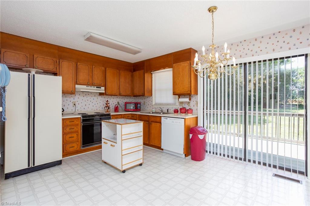 1208 Perryman Road Lexington, NC 27295 - Photo 7 of 25 Gallery Image 7