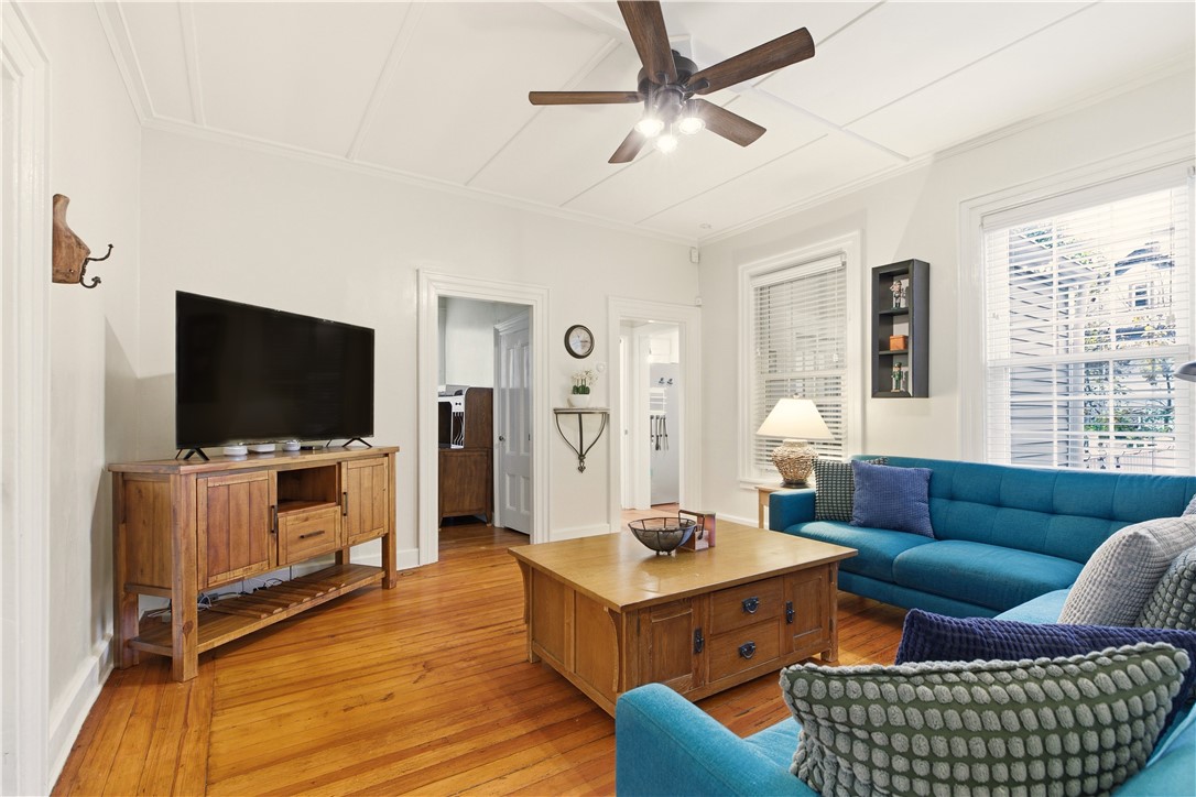 5 Elliot Place Newport, RI 02840 - Photo 3 of 37