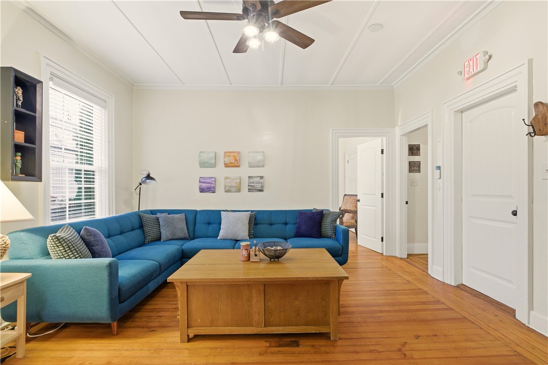 5 Elliot Place Newport, RI 02840 - Photo 4 of 37