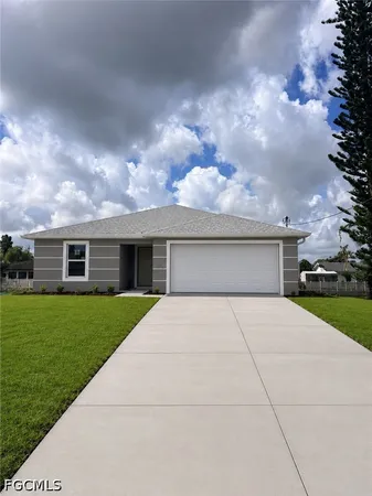 $369,900 | 2406 Bay Plaza, Lehigh Acres, FL 33936