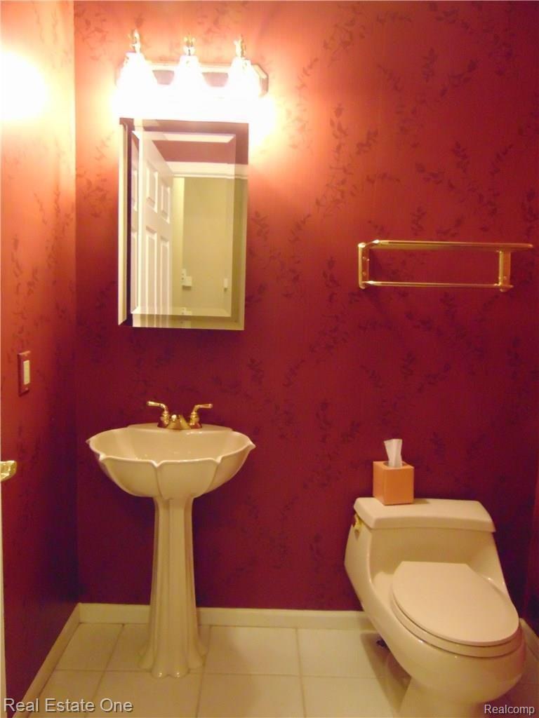 265 Woodward Road Canton, MI 48188 - Photo 25 of 40 DSC02128.JPG