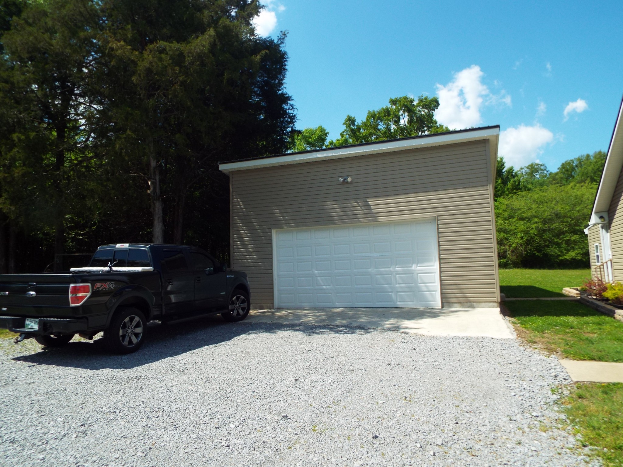 2930 Franklin Road Lebanon, TN 37090 - Photo 4 of 19 a view of a car in front of house