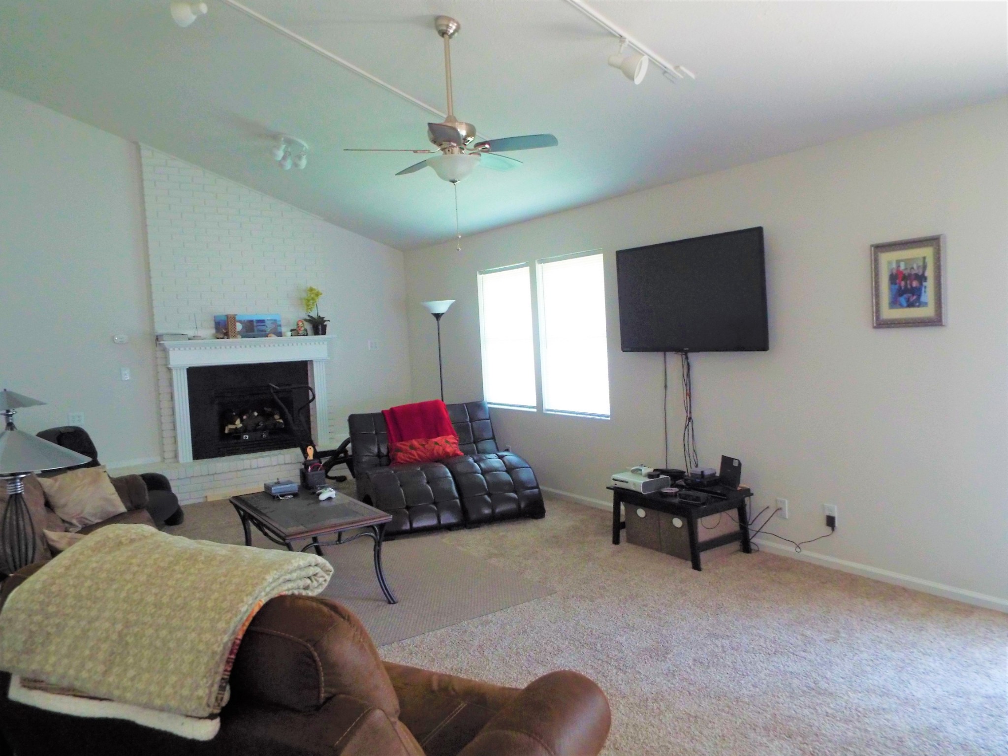 2930 Franklin Road Lebanon, TN 37090 - Photo 6 of 19 a living room with furniture and a fireplace