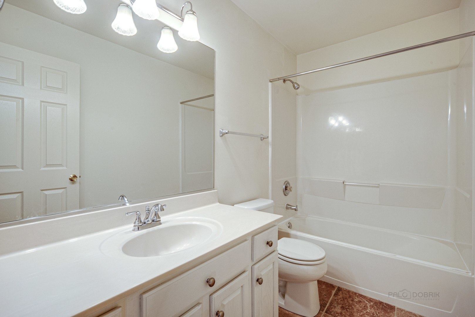 185 Aberdeen Drive Algonquin, IL 60102 - Photo 20 of 36 a bathroom with a sink a toilet and shower