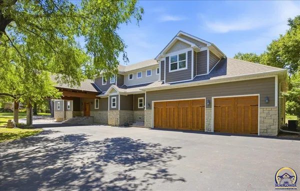 $779,000 | 2001 Morningside Drive, Emporia, KS 66801