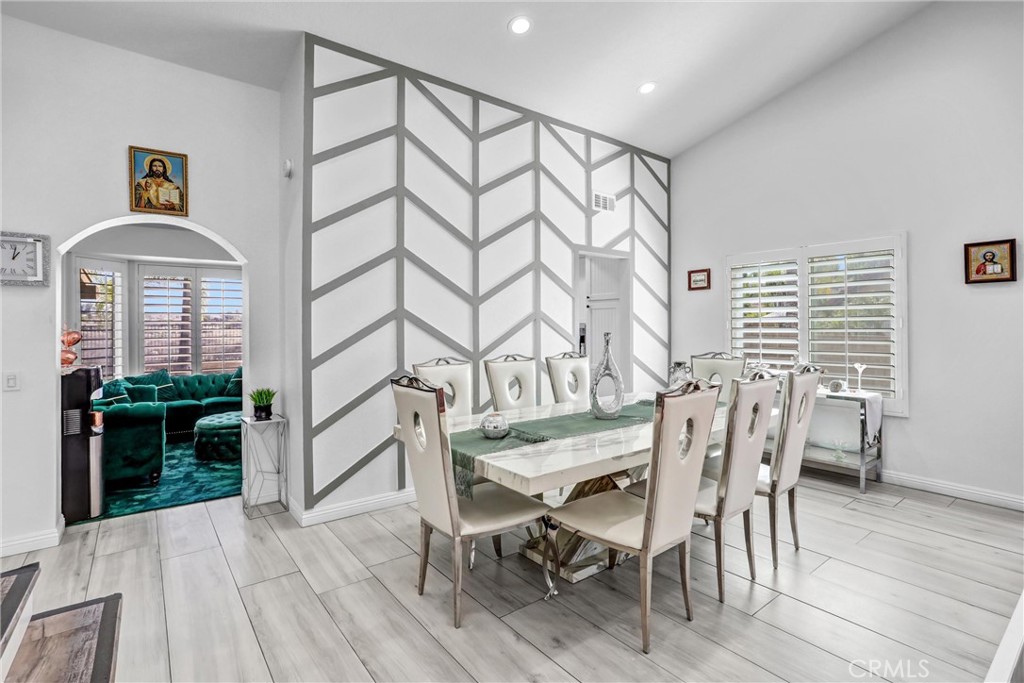17102 Whispering Brook Way Riverside, CA 92503 - Photo 11 of 71 Gallery Image 11