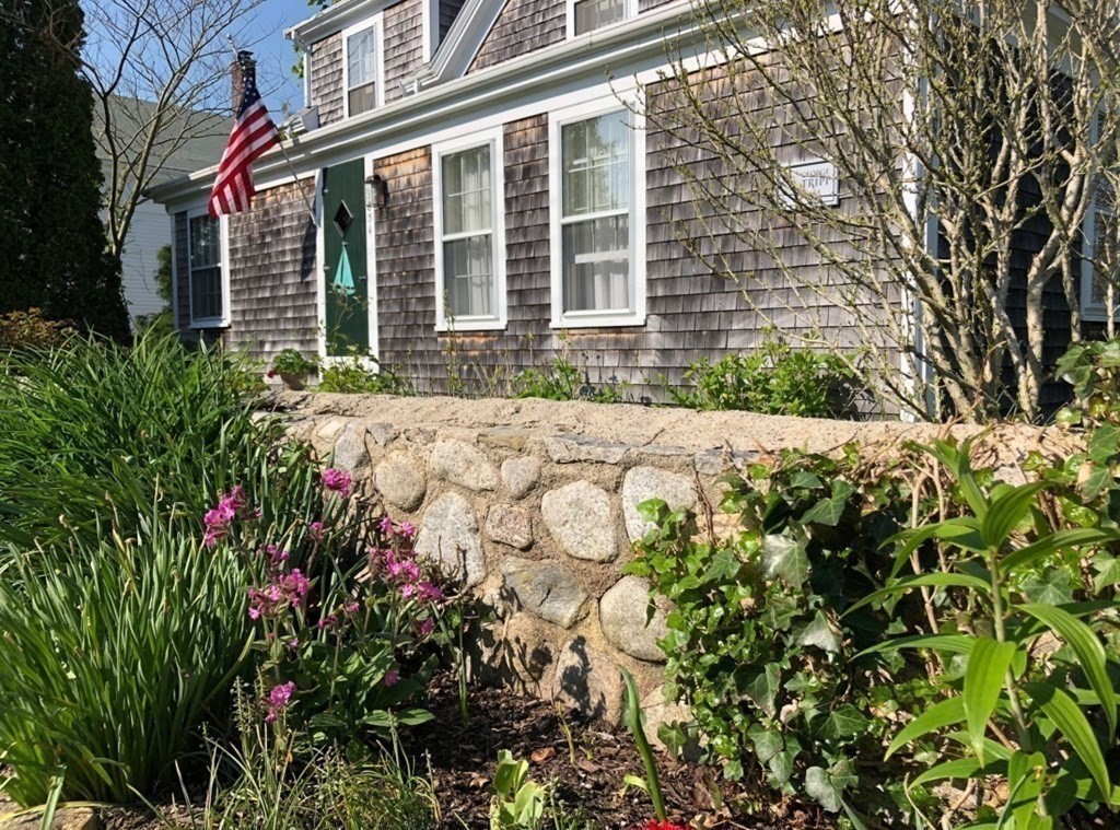 1834 Main Road Westport, MA 02790 - Photo 12 of 42