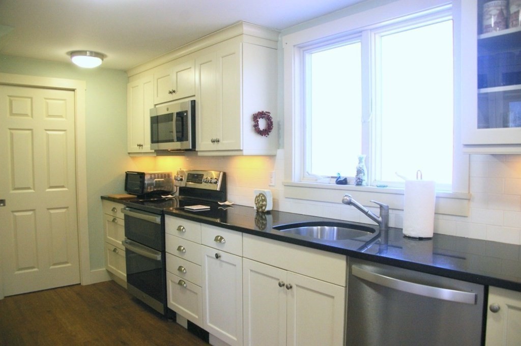 1834 Main Road Westport, MA 02790 - Photo 19 of 42