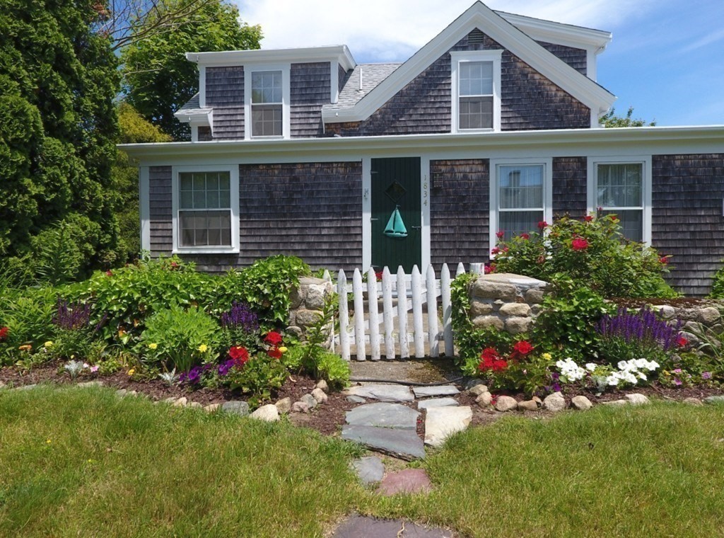 1834 Main Road Westport, MA 02790 - Photo 4 of 42