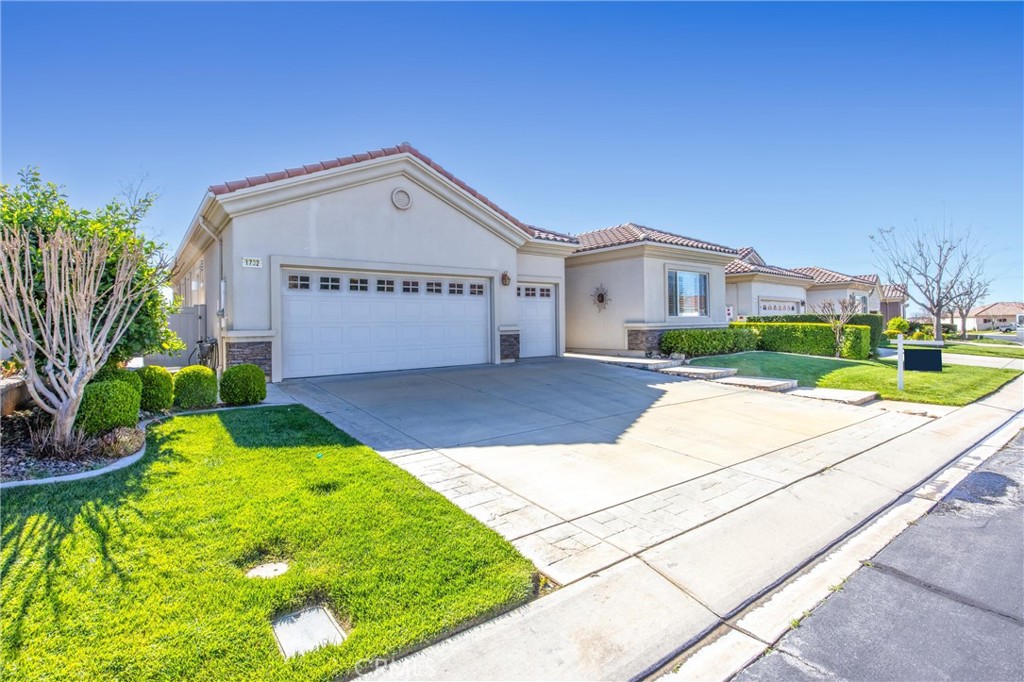1732 Brittney Road Beaumont, CA 92223 - Photo 3 of 54 a view of garage and yard
