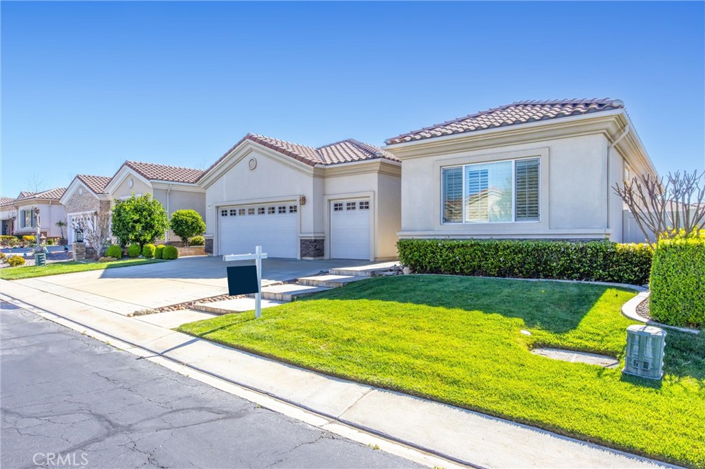 1732 Brittney Road Beaumont, CA 92223 - Photo 4 of 54 a view of swimming pool with garden