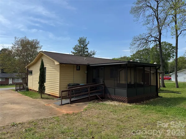 $170,000 | 337 Willow Run Drive, Forest City, NC 28043