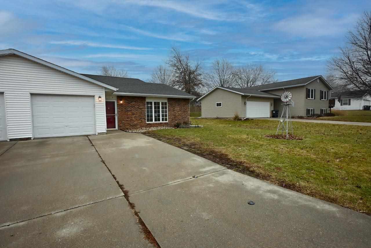 208 Valley Road Williamsburg, IA 52361 - Photo 1 of 7 Gallery Image 1