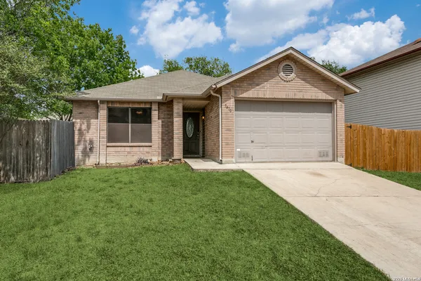 $1,550 | 5410 Champions Hill Drive, San Antonio, TX 78233