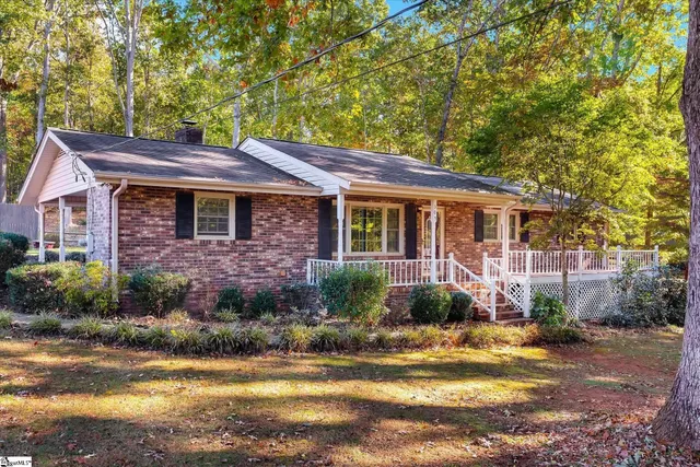 $272,500 | 305 Greenbriar Drive, Liberty, SC 29657