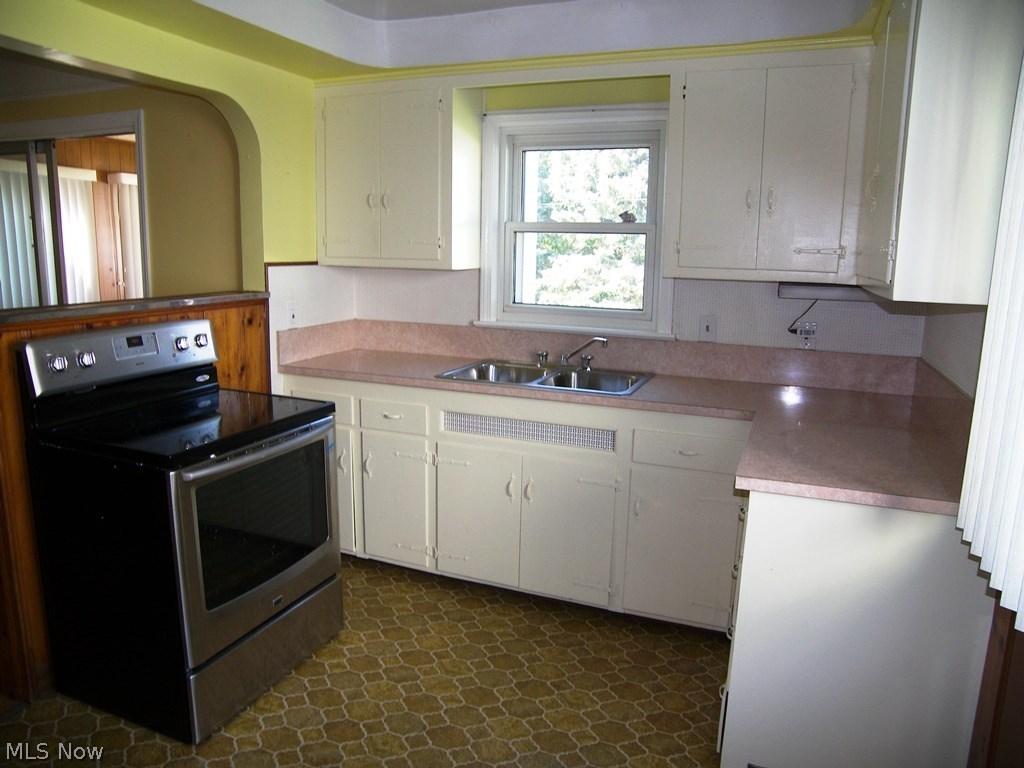 18915 Libby Road Maple Heights, OH 44137 - Photo 5 of 16 Kitchen