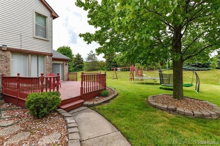 46564 Mornington Road Canton, MI 48188 - Photo 3 of 35