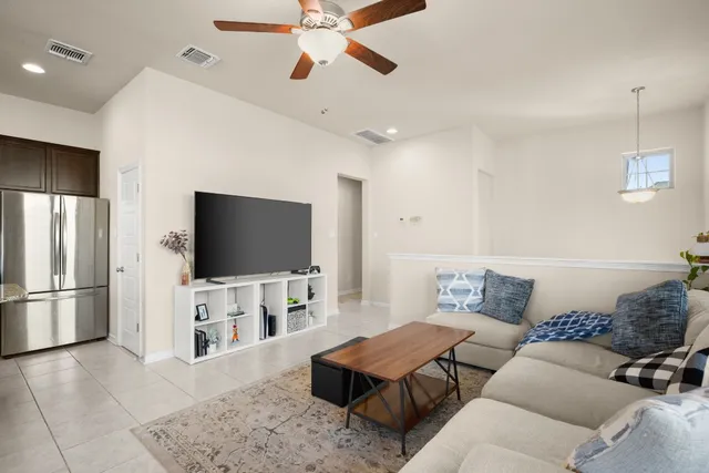 $2,150 | 18101 Pomelo Lane, Unit B, Pflugerville, TX 78660