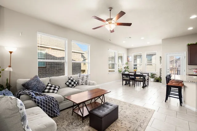 $2,150 | 18101 Pomelo Lane, Unit B, Pflugerville, TX 78660