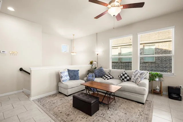 $2,150 | 18101 Pomelo Lane, Unit B, Pflugerville, TX 78660