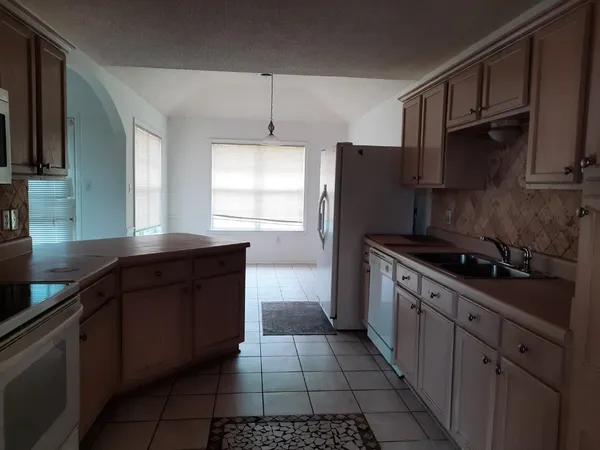 $2,200 | 4456 Alixs Drive, Memphis, TN 38125