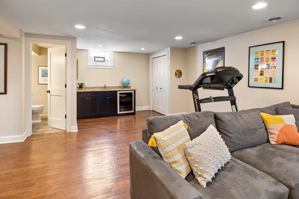 $899,900 | 5137 Vincent Avenue South, Minneapolis, MN 55410