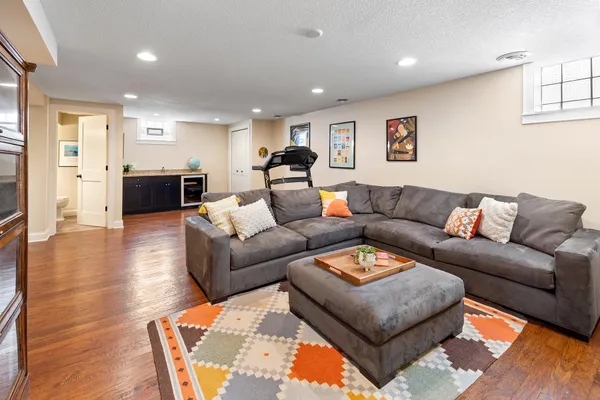 $899,900 | 5137 Vincent Avenue South, Minneapolis, MN 55410