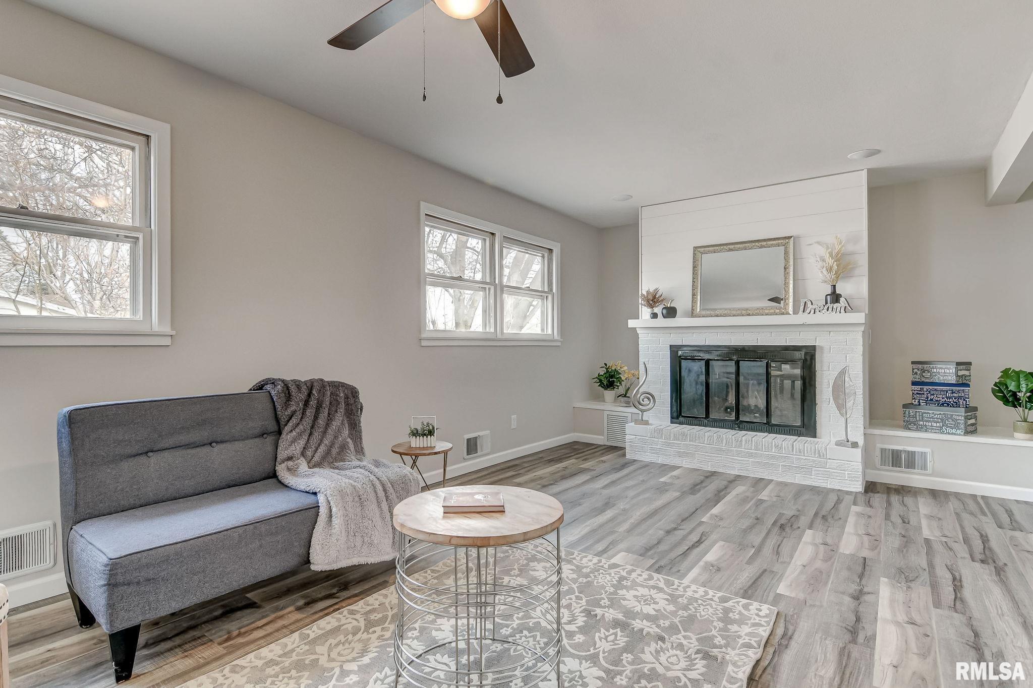 2030 Cambridge Road Springfield, IL 62704 - Photo 2 of 35 Gallery Image 2