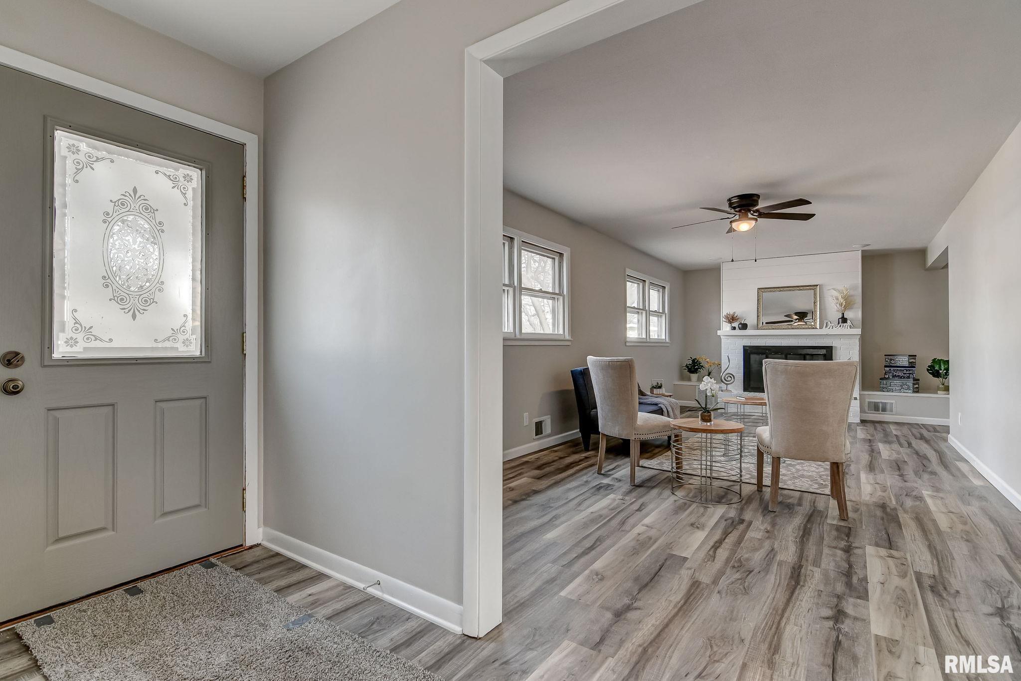 2030 Cambridge Road Springfield, IL 62704 - Photo 3 of 35 Gallery Image 3