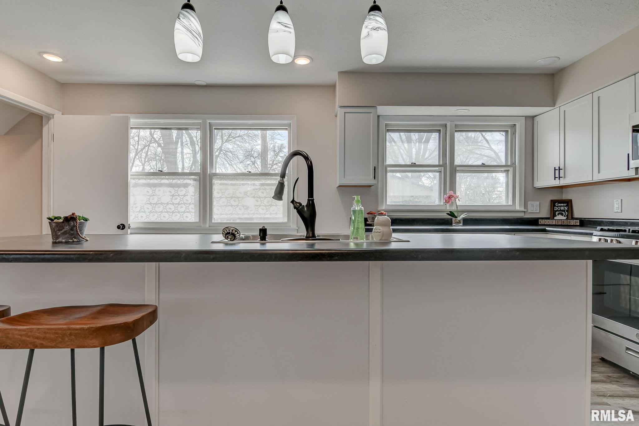 2030 Cambridge Road Springfield, IL 62704 - Photo 7 of 35 Gallery Image 7