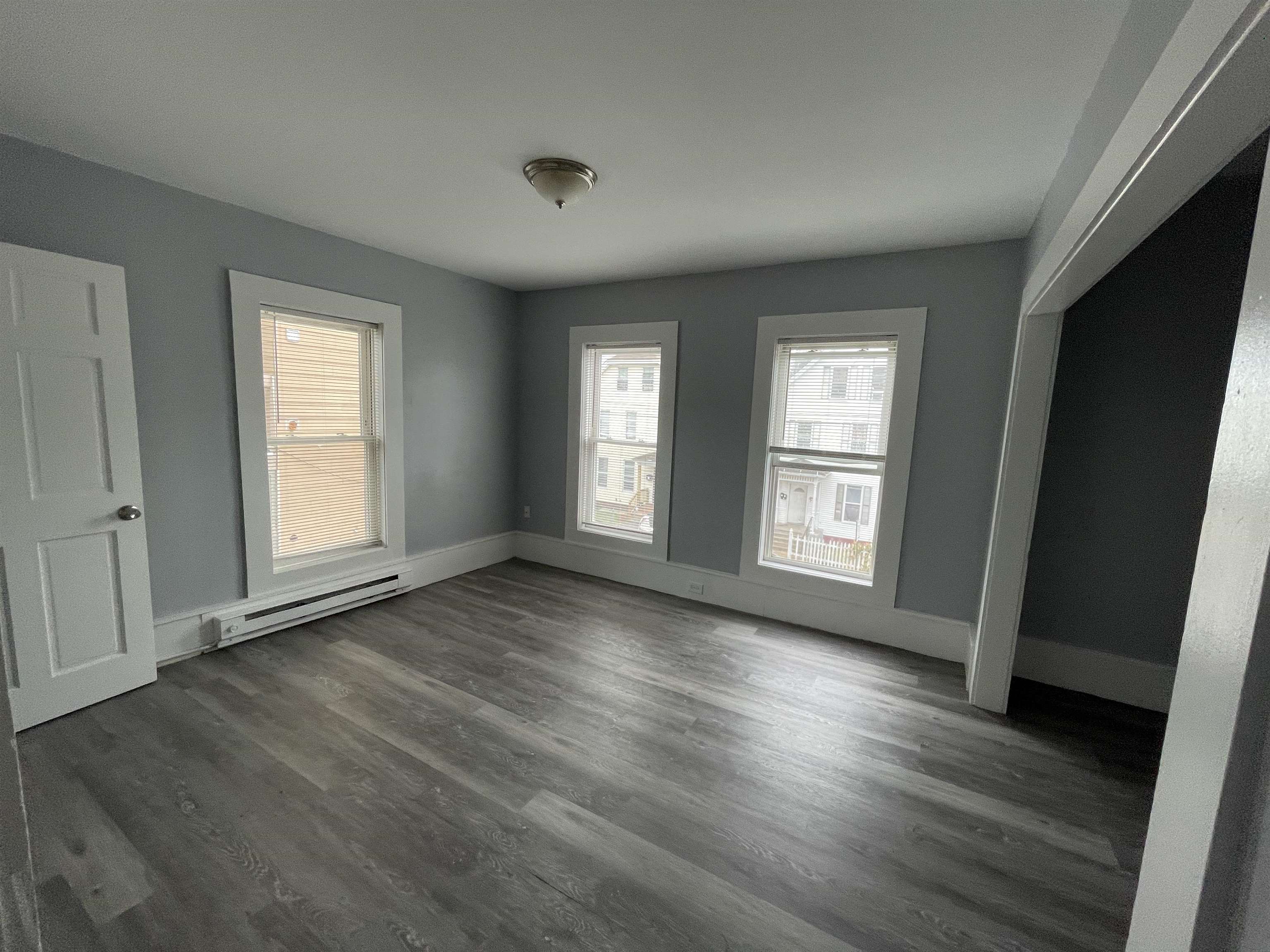 412 Manchester Street Manchester, NH 03103 - Photo 17 of 27