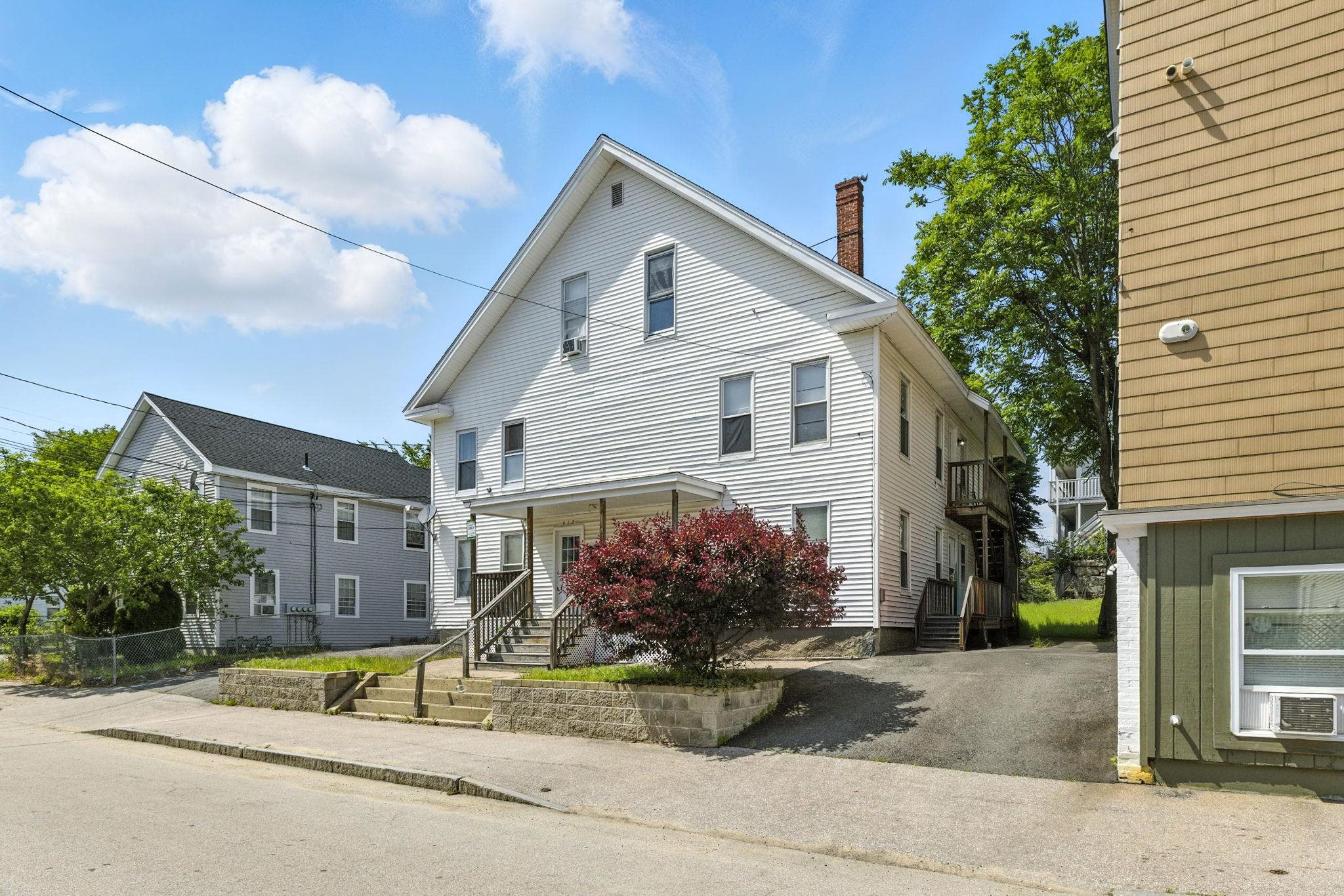412 Manchester Street Manchester, NH 03103 - Photo 3 of 27