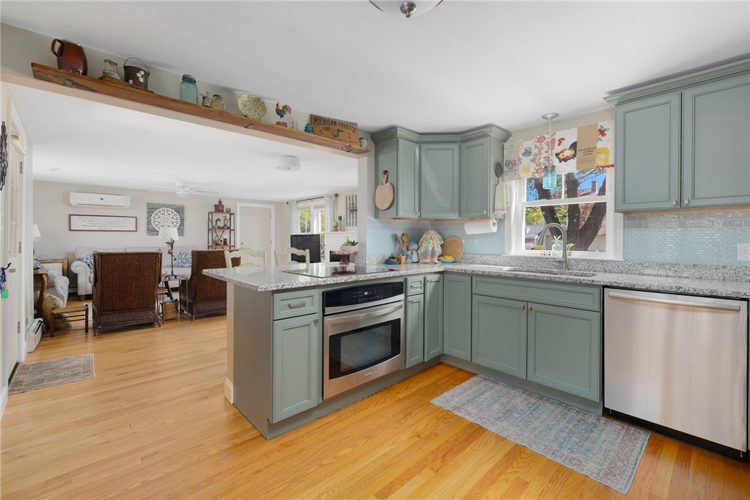 236 Ives Road Warwick, RI 02818 - Photo 7 of 47