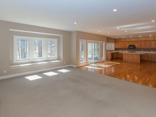 5053 Timber Ridge Drive Columbus, IN 47201 - Photo 7 of 38 Gallery Image 7