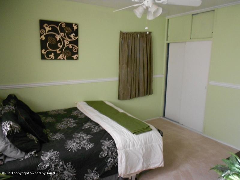 2404 North Spring Street Amarillo, TX 79107 - Photo 12 of 25 Master Bedroom