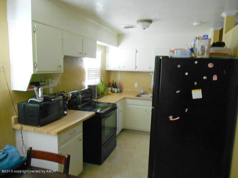 2404 North Spring Street Amarillo, TX 79107 - Photo 6 of 25 Kitchen