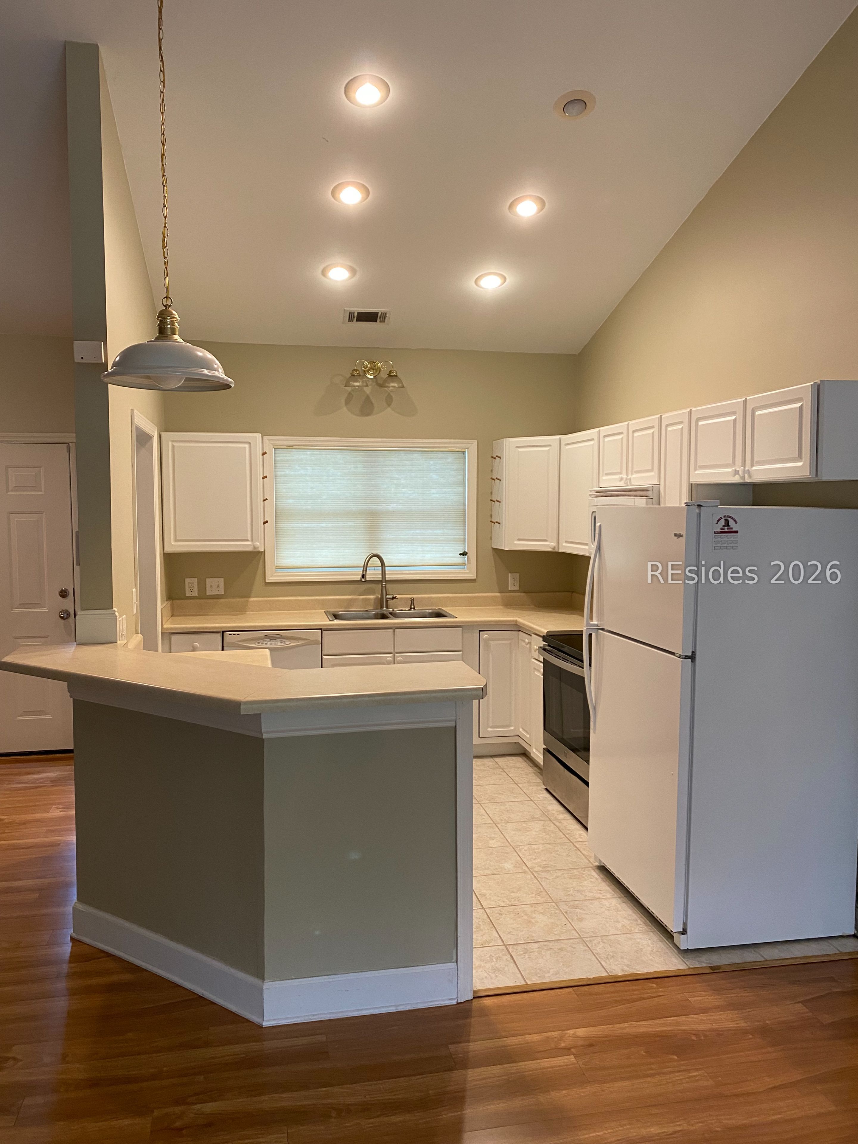 10 Sheppard Road Beaufort, SC 29907 - Photo 1 of 10 New Microwave and Range since photo taken