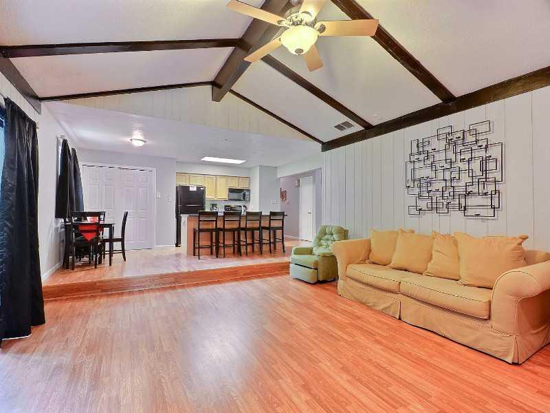 996 Stonegate Road Greenwood, IN 46142 - Photo 3 of 18 Gallery Image 3