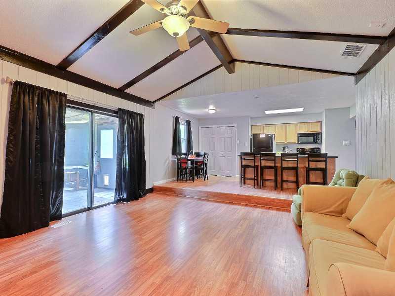 996 Stonegate Road Greenwood, IN 46142 - Photo 4 of 18 Gallery Image 4