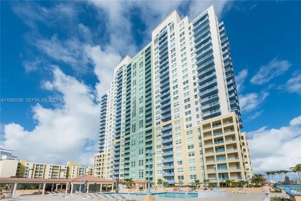 $6,000 | 90 Alton Road, Unit PH3309, Miami Beach, FL 33139