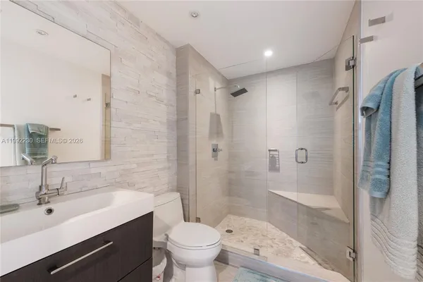 $6,000 | 90 Alton Road, Unit PH3309, Miami Beach, FL 33139